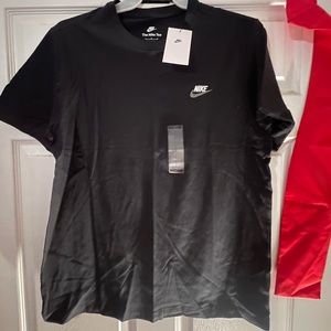 Nike graphic tee/ Large/ New